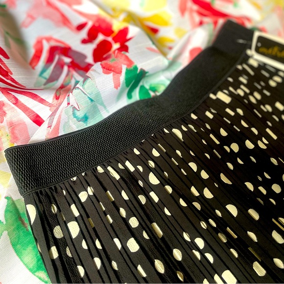 🎁 WOMENS POLKA DOT ASYMMETRICAL SKIRT!🎁 - Picture 4 of 4